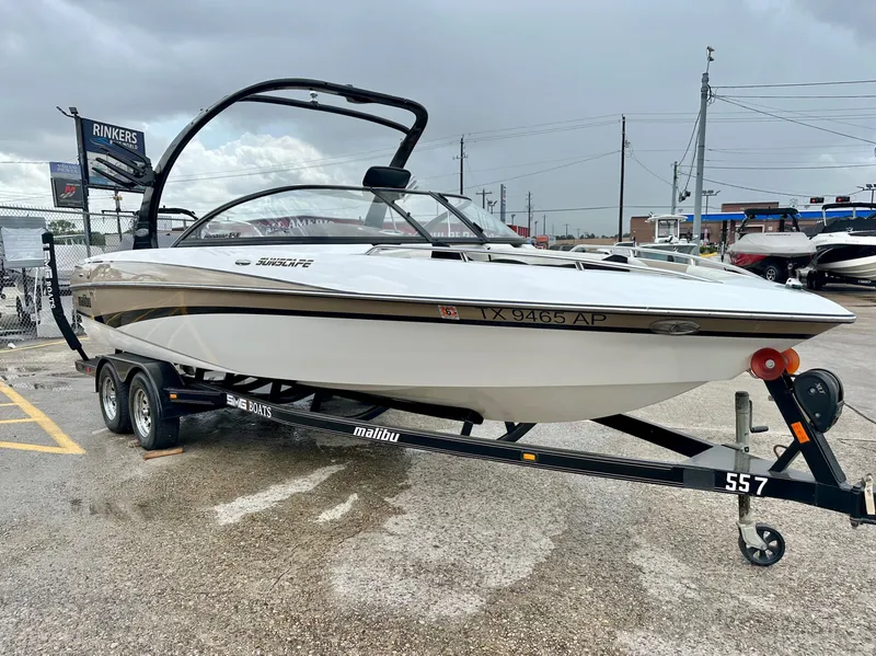 Slide: The Image of 2005 Malibu Sunscape 23 LSV boat on trailer, side view. - 4