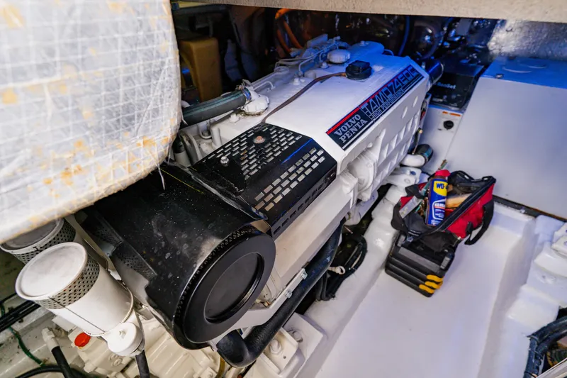 Slide: The Image of Engine room of a 2003 Wellcraft 400 Coastal boat with Volvo Penta engine. - 36