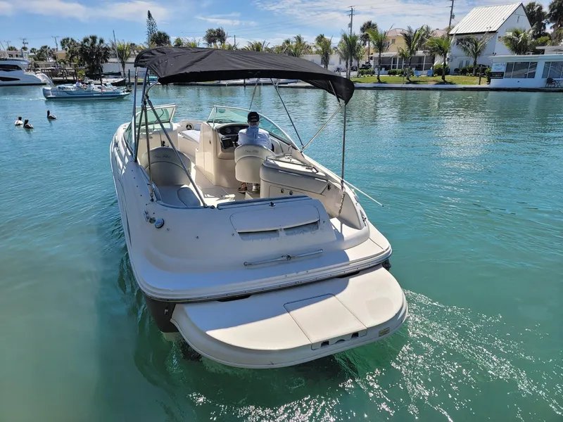 Slide: The Image of Sea Ray Sundeck 2006 - 11