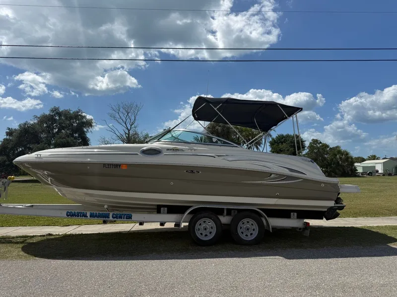 Slide: The Image of Sea Ray Sundeck 2006 - 15