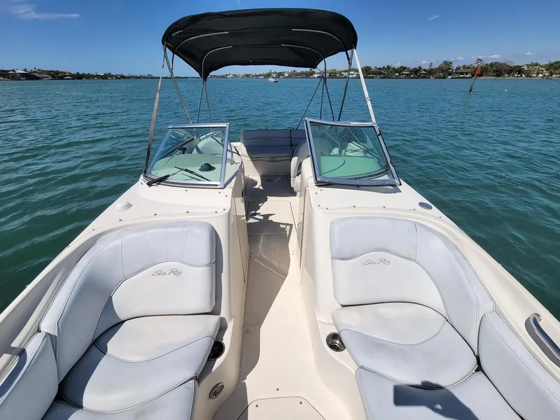 Slide: The Image of Sea Ray Sundeck 2006 - 5