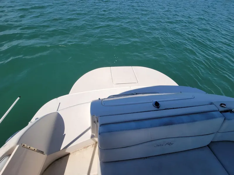 Slide: The Image of Sea Ray Sundeck 2006 - 9