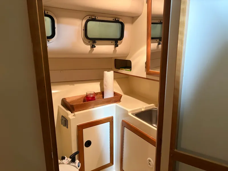 Slide: The Image of Albin 28 Tournament Express 2000 - 12