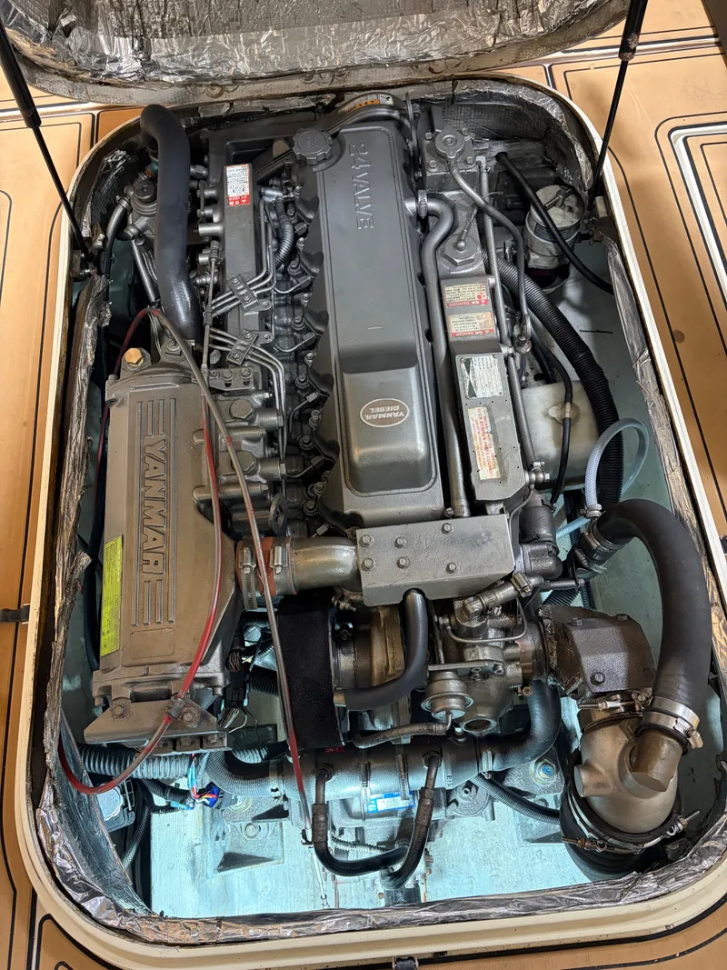 Slide: The Image of Albin 28 Tournament Express 2000 - 19