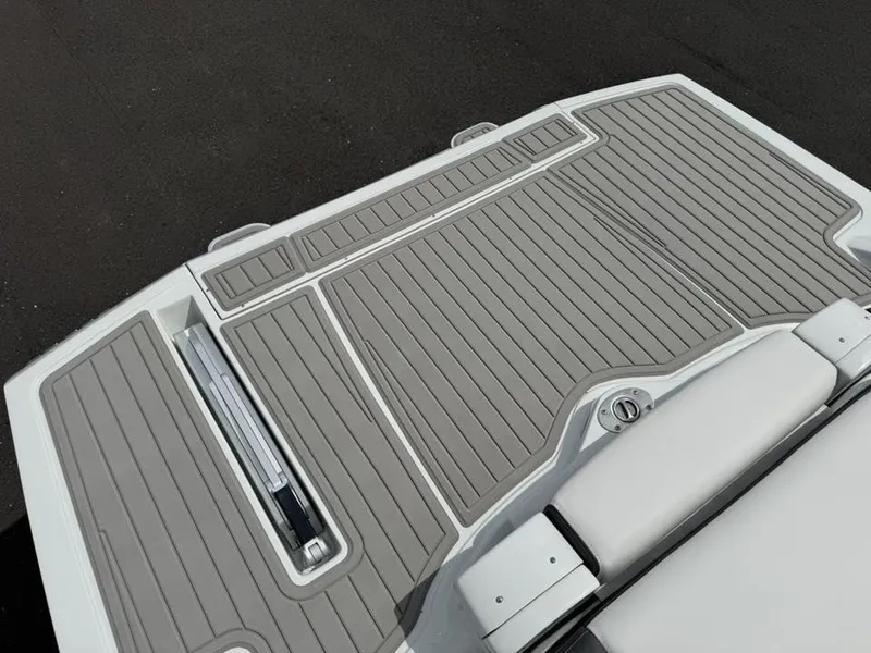 Slide: The Image of Crownline Boats 298 SS 2026 - 24