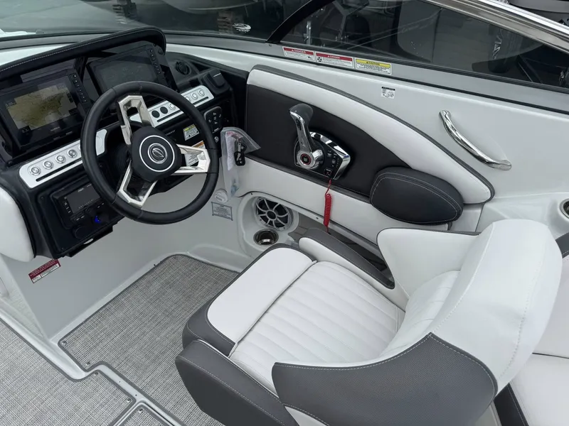 Slide: The Image of Crownline Boats 298 SS 2026 - 8