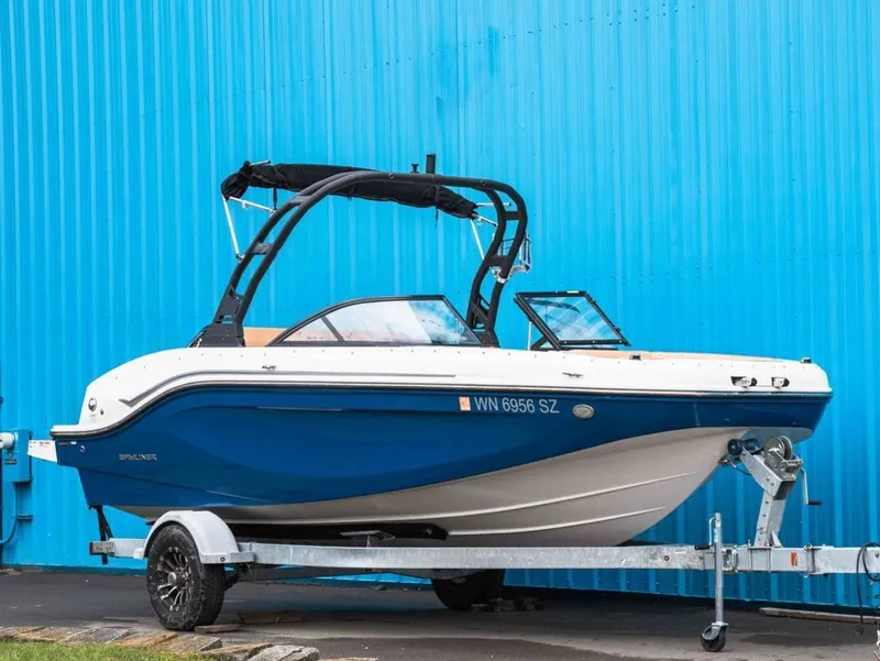 The Image of Bayliner DX 2000 2022 - 1
