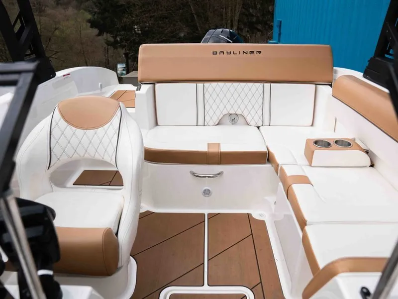 Slide: The Image of Bayliner DX 2000 2022 - 10