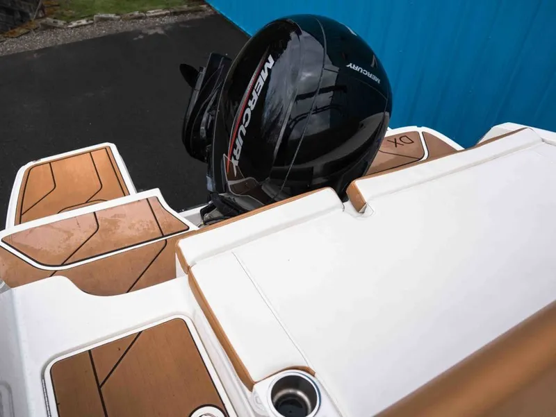 Slide: The Image of Bayliner DX 2000 2022 - 13