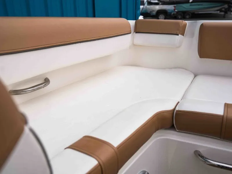 Slide: The Image of Bayliner DX 2000 2022 - 15