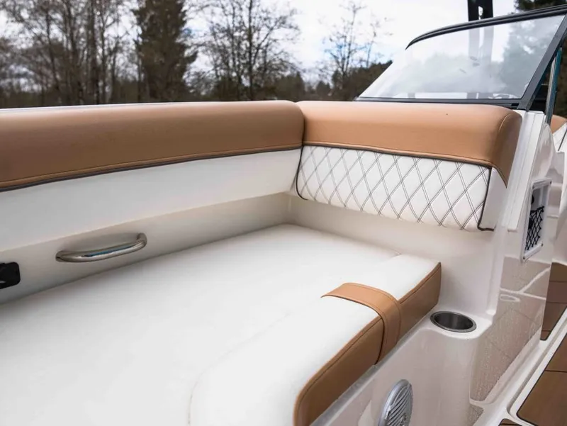 Slide: The Image of Bayliner DX 2000 2022 - 16