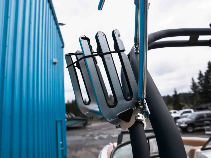 Slide: The Image of Bayliner DX 2000 2022 - 17