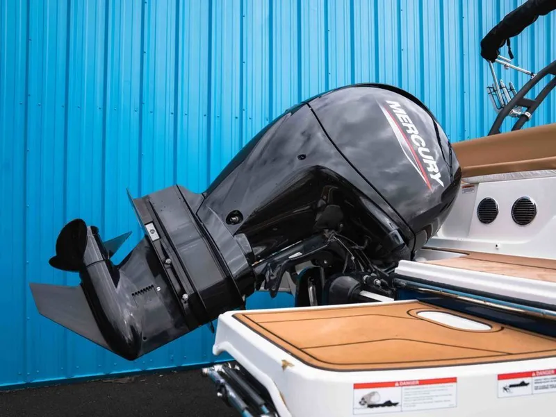 Slide: The Image of Bayliner DX 2000 2022 - 19