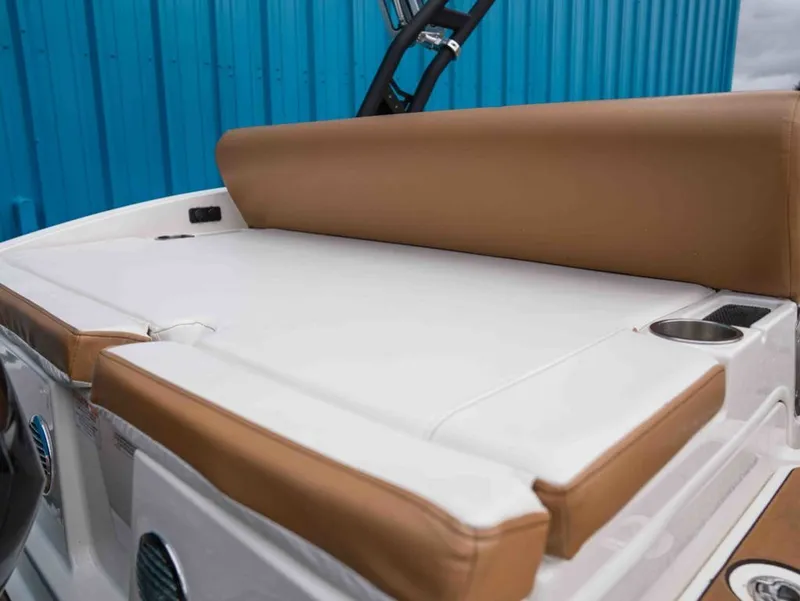 Slide: The Image of Bayliner DX 2000 2022 - 3