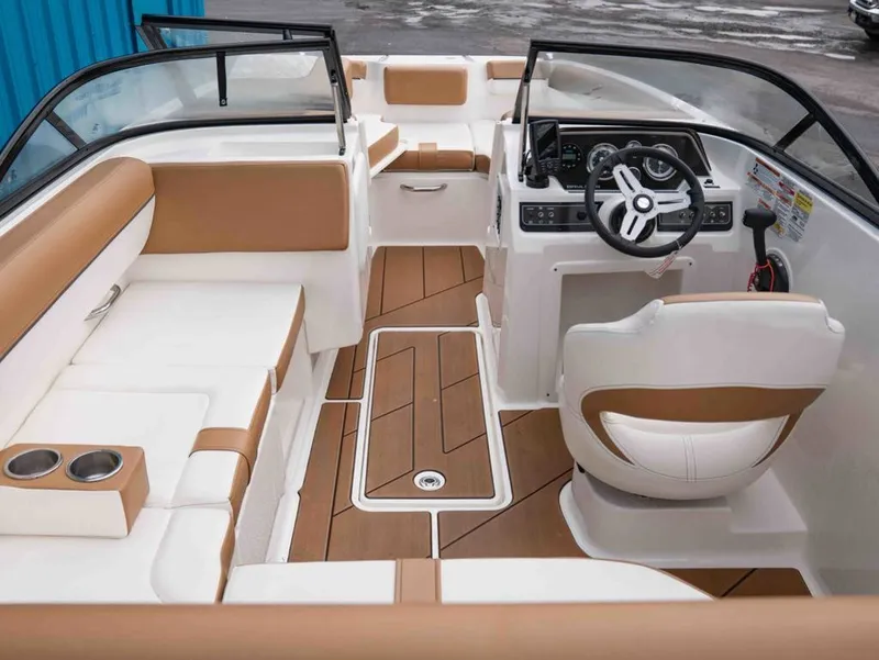 Slide: The Image of Bayliner DX 2000 2022 - 4