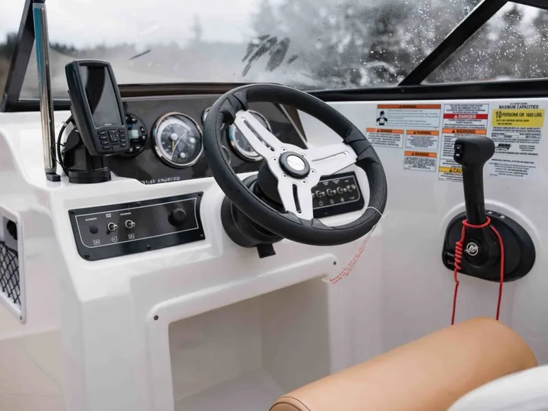 Slide: The Image of Bayliner DX 2000 2022 - 6