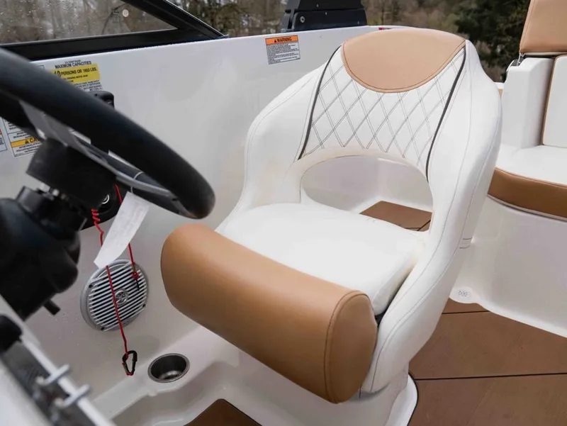 Slide: The Image of Bayliner DX 2000 2022 - 8