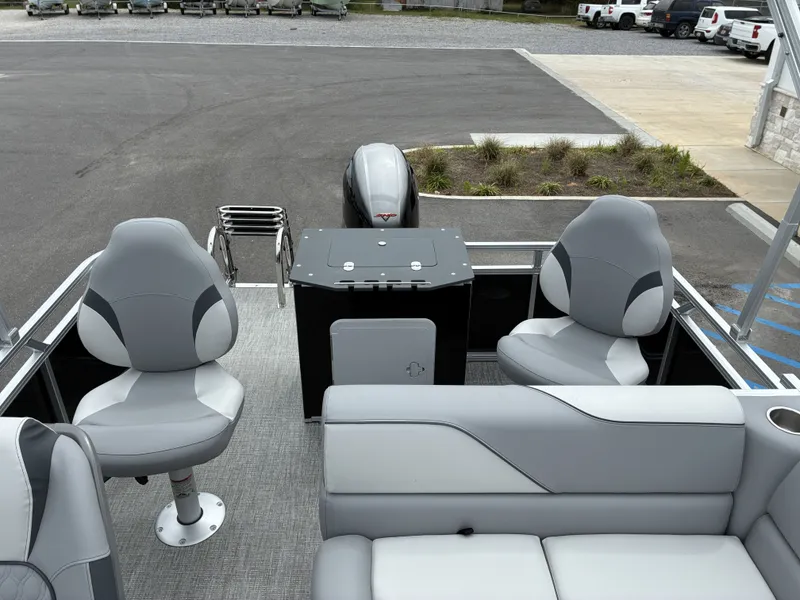 Slide: The Image of Avalon Venture Quad Fish - 19' 2026 - 14