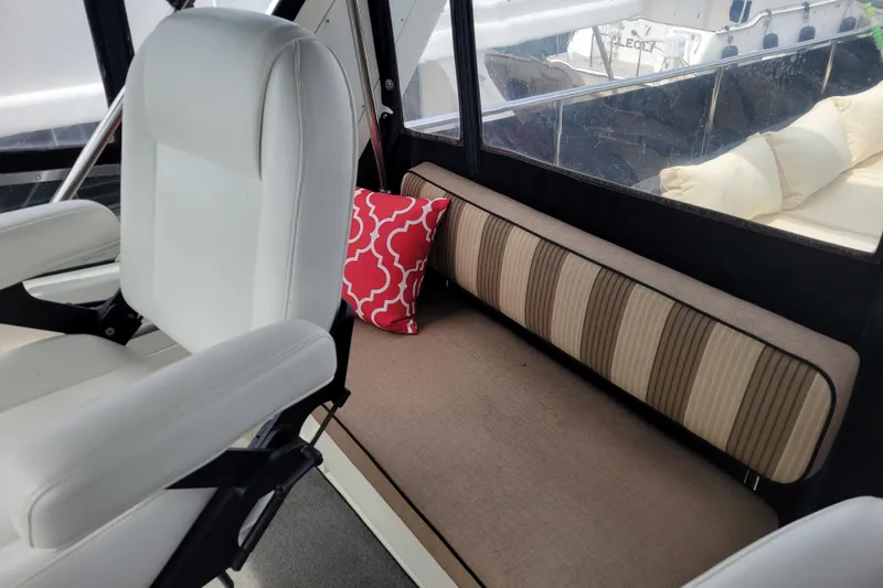 Slide: The Image of Interior of a 1998 Tollycraft 65 Pilothouse yacht. - 28