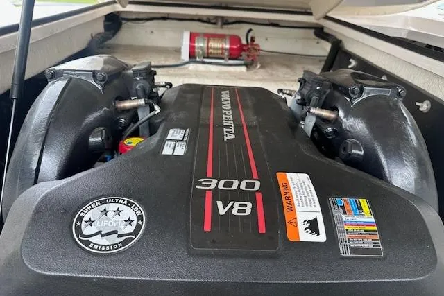 Slide: The Image of Volvo Penta 300 V8 engine in a 2014 Regal 27 FasDeck boat. - 13