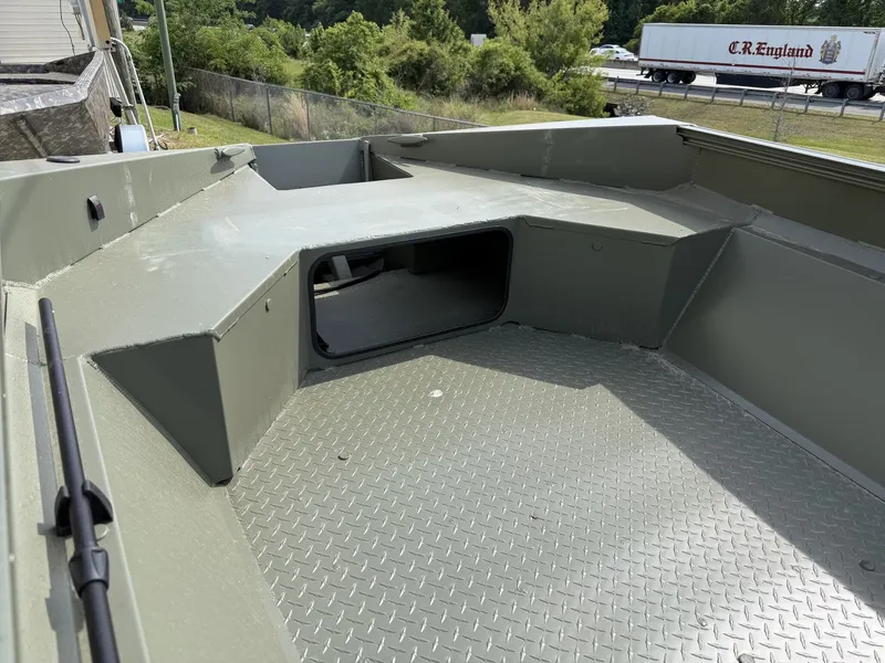 Slide: The Image of Edge Boats Sportsman 553DB 2026 - 4