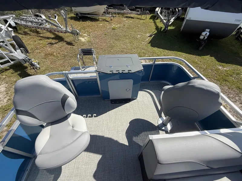 Slide: The Image of Interior of Avalon Venture 21 REAR FISH-90HP boat, year 2026. - 7