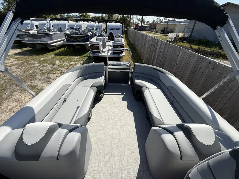 Slide: The Image of Interior view of a 2026 Avalon LSZ 25 QUAD LOUNGER-TRITOON boat. - 4