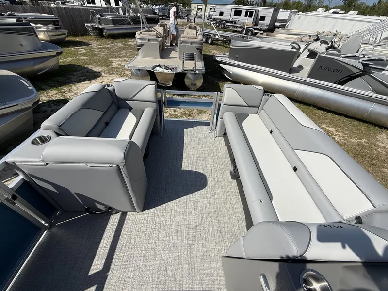 Slide: The Image of Interior of Avalon Venture 21 REAR FISH-90HP pontoon boat, 2026 model. - 10