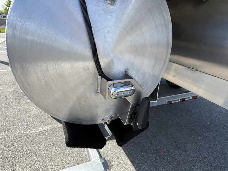 Slide: The Image of Veranda Relax Series 175HP-TRITOON 2026 - 3