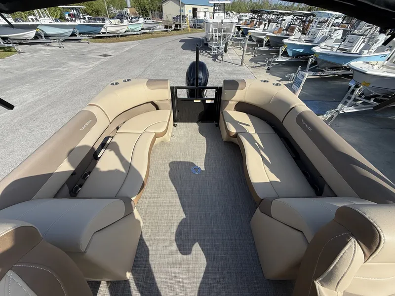 Slide: The Image of Veranda Relax Series 175HP-TRITOON 2026 - 8