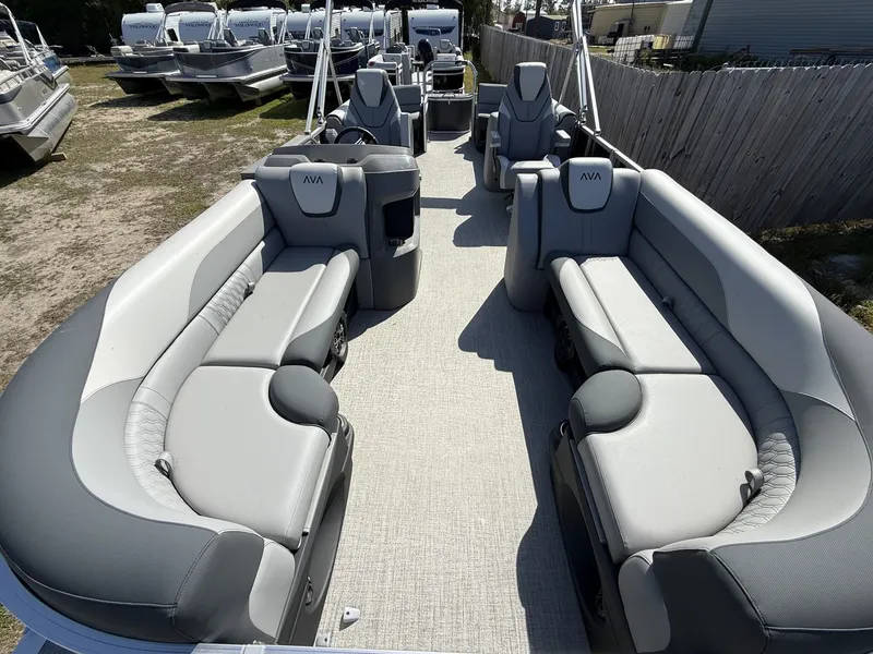 Slide: The Image of Avalon LSZ 25 QUAD LOUNGER-TRITOON 200HP 2026 - 5