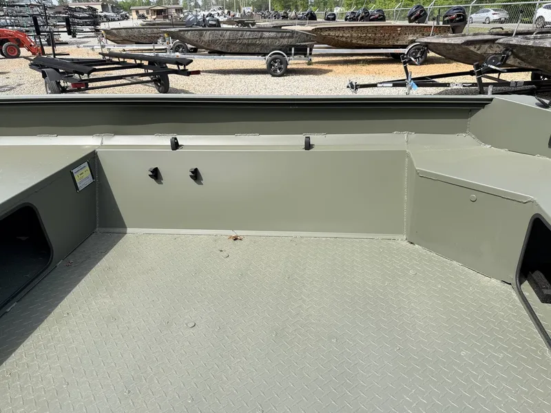 Slide: The Image of Edge Boats Sportsman 553DB 2026 - 5