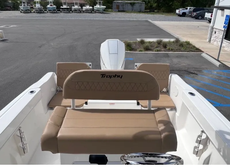 Slide: The Image of Bayliner Trophy 22CC 2026 - 13
