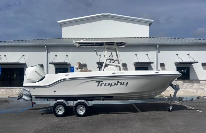 The Image of Bayliner Trophy T22CC 2026 - 1
