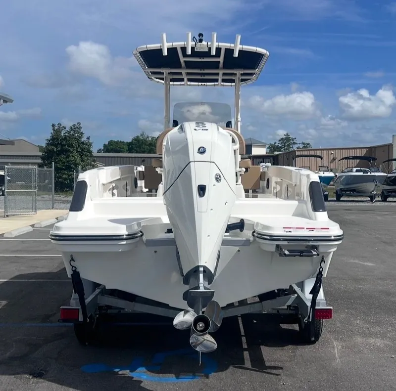 Slide: The Image of Bayliner Trophy T22CC 2026 - 5