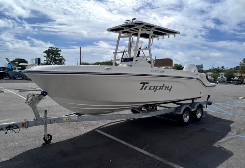 Slide: The Image of Bayliner Trophy T22CC 2026 - 7
