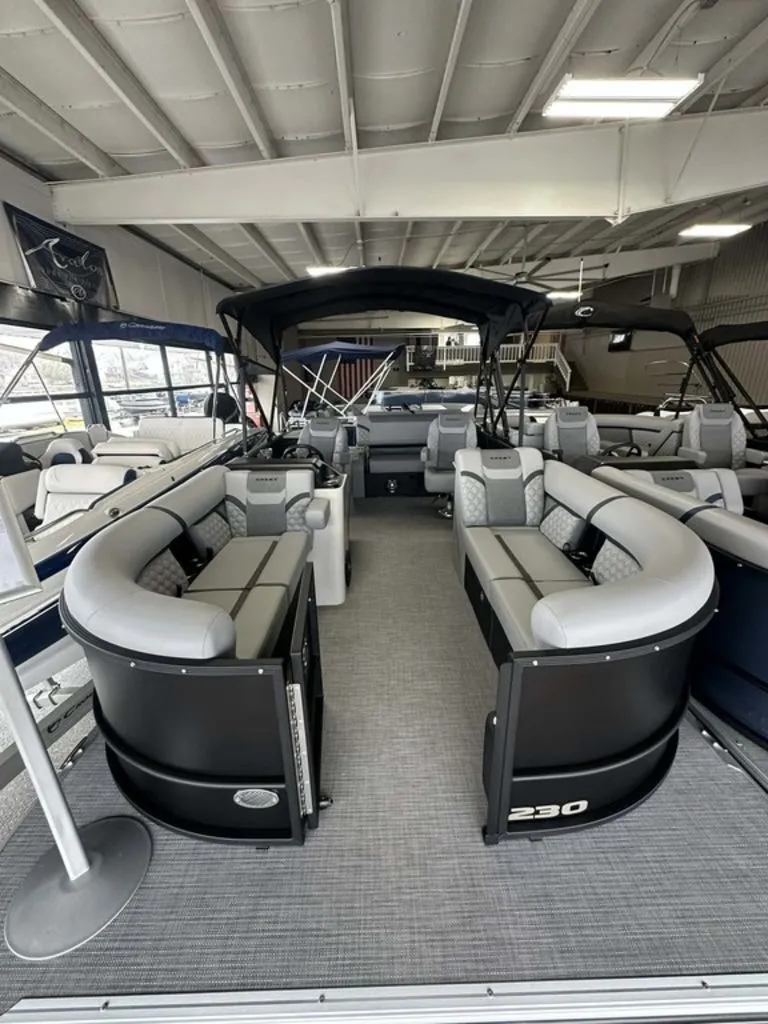 The Image of Crest Conquest 230 SLSC 2026 - 1