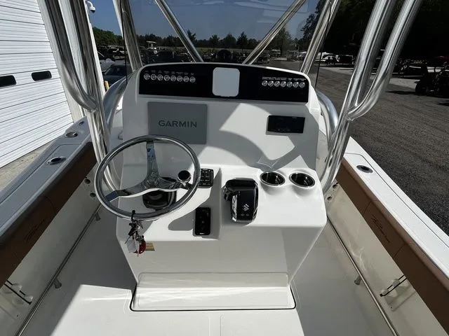 Slide: The Image of Pioneer 220 Bay Sport 2026 - 10