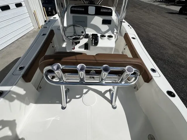 Slide: The Image of Pioneer 220 Bay Sport 2026 - 12