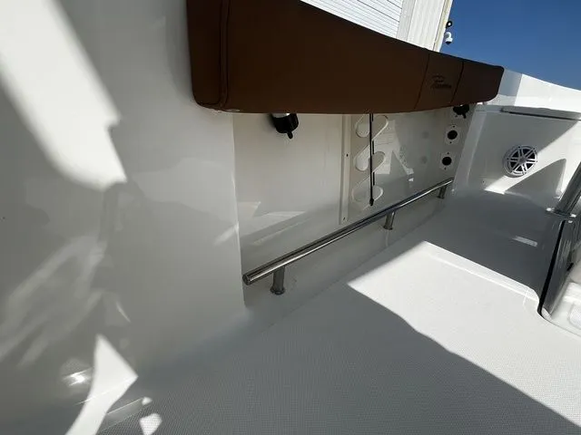 Slide: The Image of Pioneer 220 Bay Sport 2026 - 13