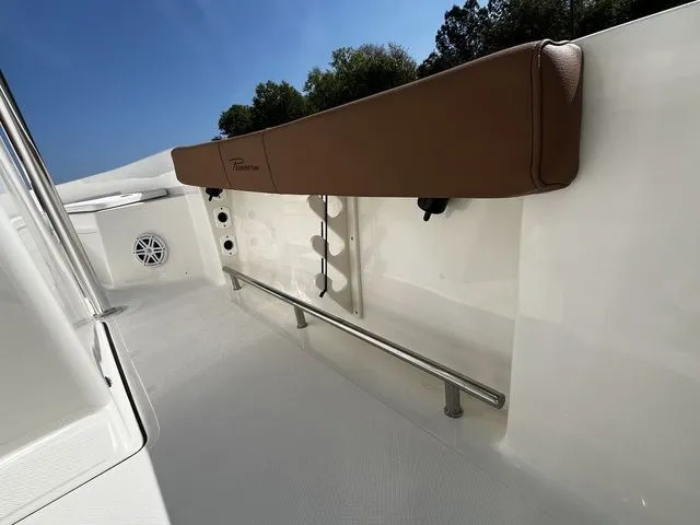 Slide: The Image of Pioneer 220 Bay Sport 2026 - 14