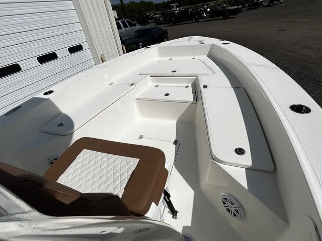 Slide: The Image of Pioneer 220 Bay Sport 2026 - 15