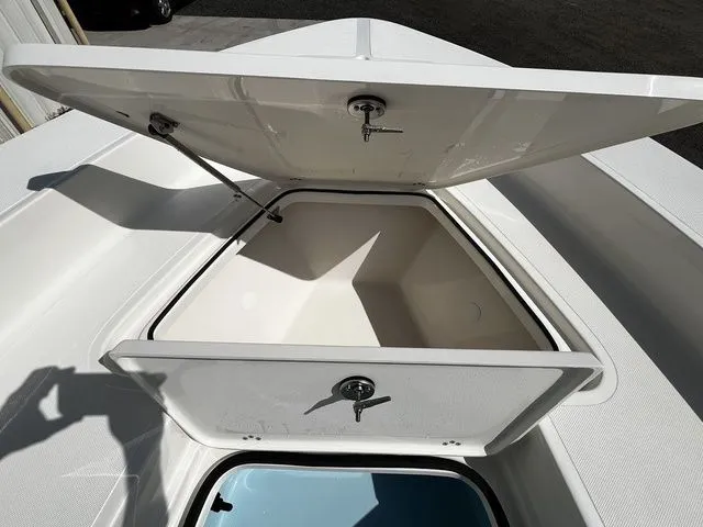 Slide: The Image of Pioneer 220 Bay Sport 2026 - 18