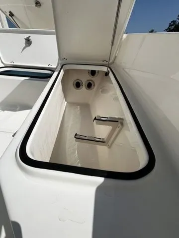 Slide: The Image of Pioneer 220 Bay Sport 2026 - 19