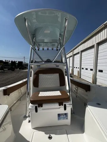 Slide: The Image of Pioneer 220 Bay Sport 2026 - 25