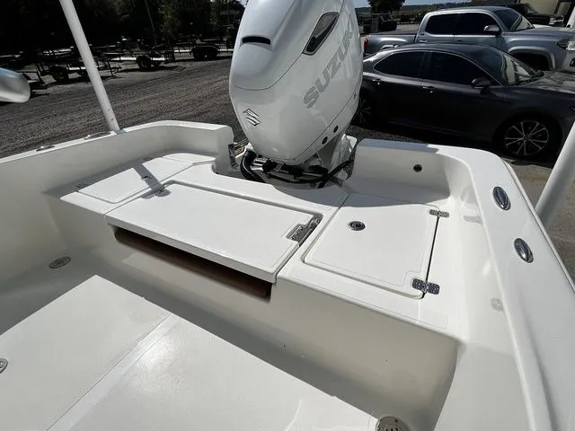 Slide: The Image of Pioneer 220 Bay Sport 2026 - 27