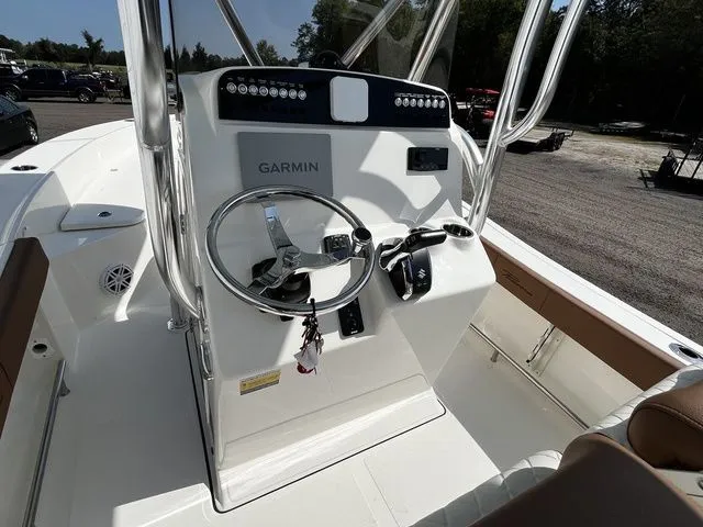 Slide: The Image of Pioneer 220 Bay Sport 2026 - 34