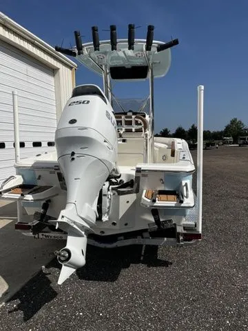 Slide: The Image of Pioneer 220 Bay Sport 2026 - 4