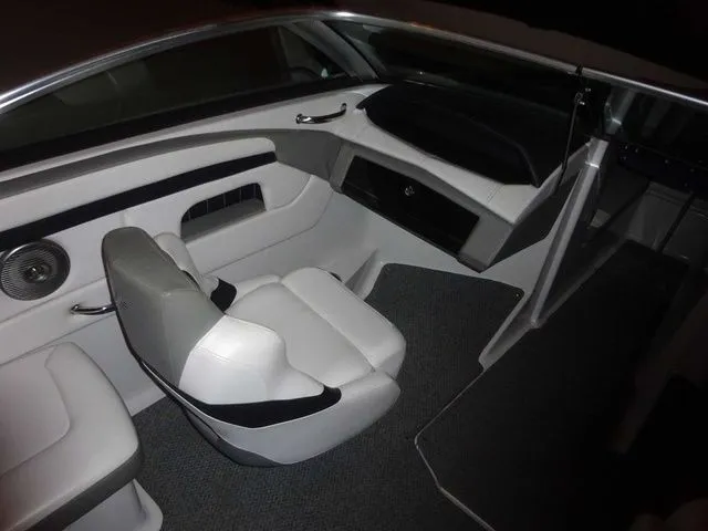 Slide: The Image of Four Winns H230 2015 - 5