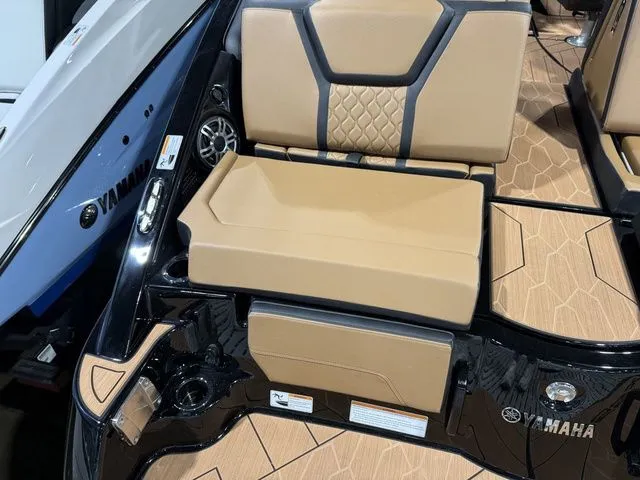 Slide: The Image of Yamaha 255XD 2026 - 6